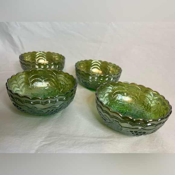 Four Indiana Style Art Green Carnival Glass 4.5” Floral Grape Small Bowls - Picture 2 of 8